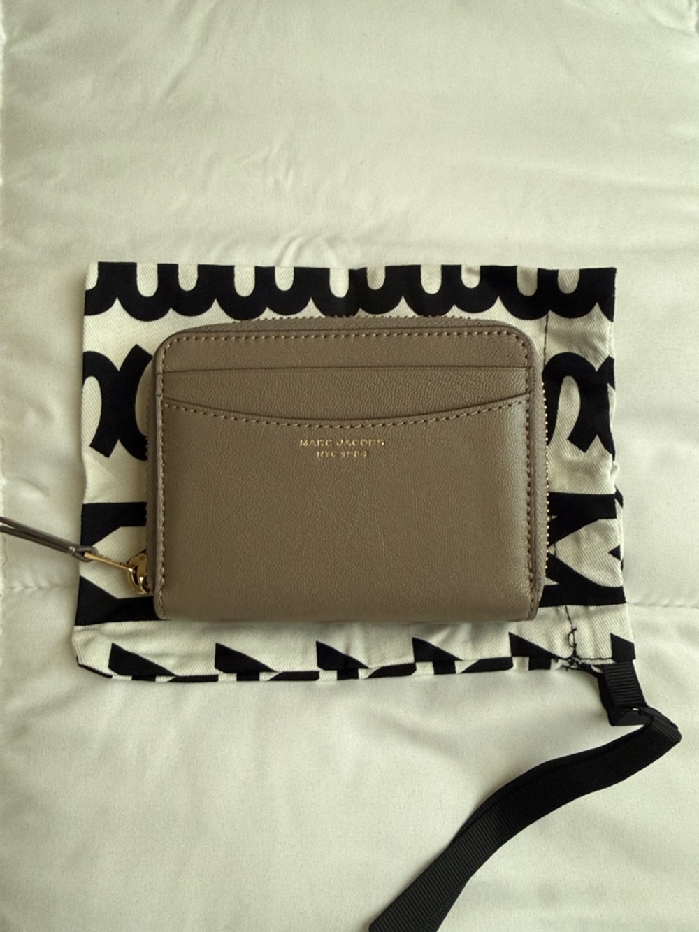 Marc Jacobs Black and Cement Leather Cardholders and wallet. - Picture 9 of 12